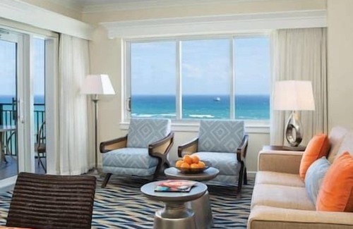 Bermuda Riviera Complejo | Marriott's BeachPlace Towers Beachfront Resort