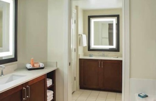 Bermuda Riviera Complejo | Marriott's BeachPlace Towers Beachfront Resort