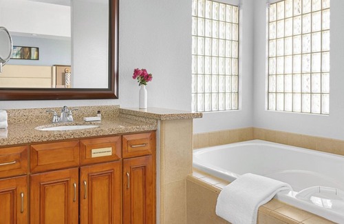 Palm Desert Complejo | Marriott's Desert Springs Villa I Studio - Many Dates Available!