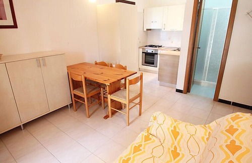 Costa Rei Apartamento | Marrone by Interhome