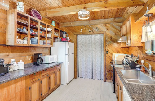 Wolf Laurel Cabina | Mars Hill Cabin w/ Pool Table ~ 2 Mi to Wolf Ridge