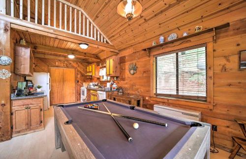 Wolf Laurel Casa | Mars Hill Cabin with Pool Table about 2 Mi to Wolf Ridge