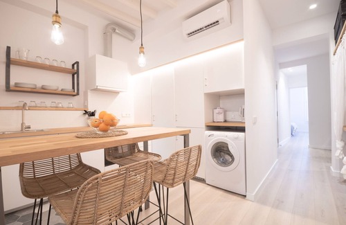 La Llotja-Born Apartamento | Marsuites 3 - Palace and Cathedral View (Third floor)