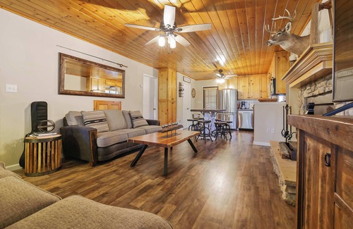 Springville Cabina | Pierpoint, Sequoia, Trail of Giants- Martin Cabin