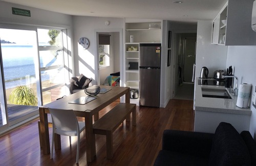 Mahurangi East Casa | Martins Bay - tranquila Kiwiana Bach en la playa - ideal para niños