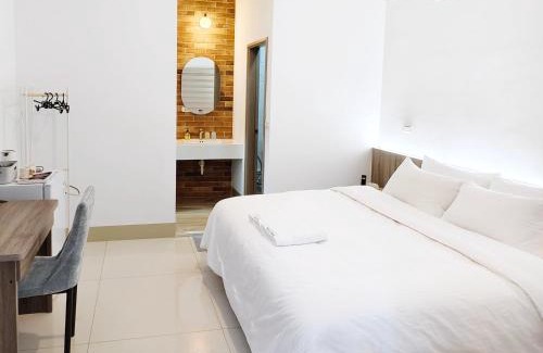 West Central District Casa | Maru Yang馬路楊宿屋