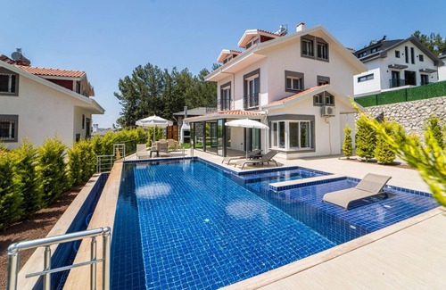 Fethiye Villa | Marvellous & Large Villa near Oludeniz with private swimming pool.