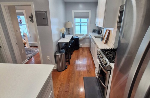 D Street - West Broadway Condominio | Marvelous 2-bedroom condo in South Boston with Private Parking