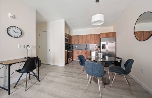 Newark Hotel | Marvelous 2BR ! Free Parking ! 30 Min to NYC