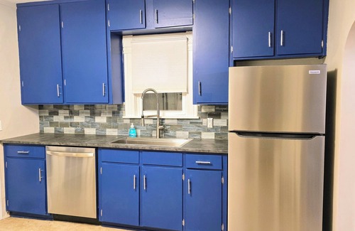 Oelwein Casa | Marvelous 3-bedroom/1.5 bath house with WiFi, full kitchen Oelwein