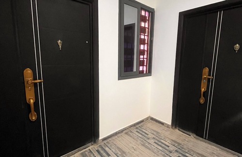 Eastern Region Apartamento | Marvelous apartment with AC in vibrant Somanya