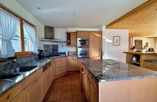 Rougemont Apartamento | Marvelous Luxurious Furnished Flat with Outstanding Views