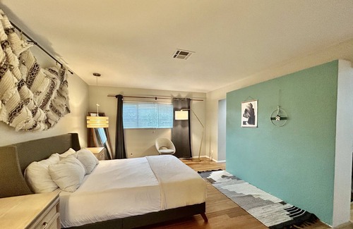 Las Vegas Villa | Marvelous Midcentury Modern Vegas Villa- private pool