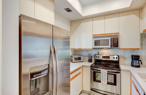 Palm Springs Condominio | AMUEBLADO CONDOMINIO DE 1 DORMITORIO, 2 BAÑOS COMPLETOS CON CAMPO DE GOLF Y VISTAS A LA MONTAÑA