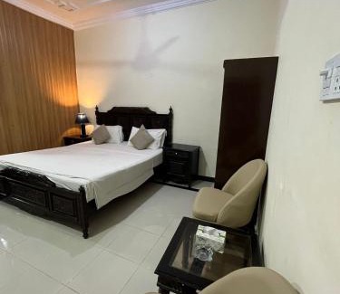 F-7 Sector Casa | Marvi Guest House