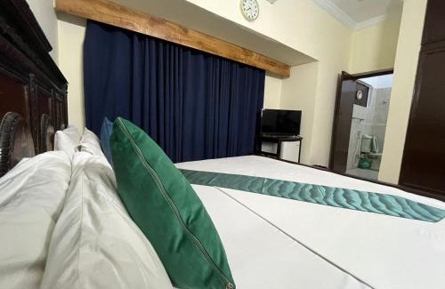 F-7 Sector Casa | Marvi Guest House