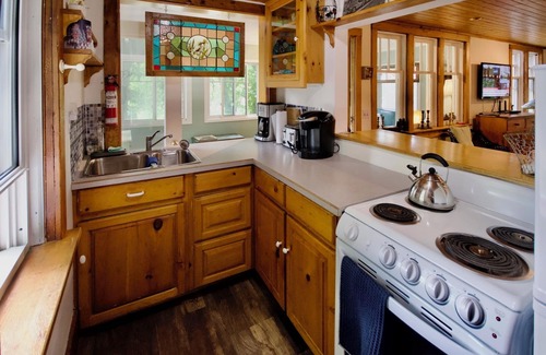 Port Albert Cabaña | Mary's Cottage: Private And Cozy!