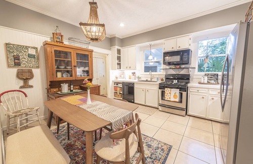 Columbus Casa | Bungalow "Mary's Nest" en el centro de Columbus, TX