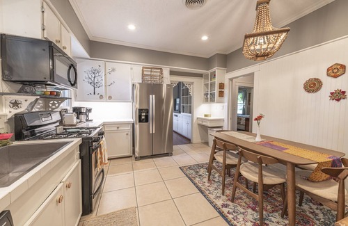Columbus Casa | Bungalow "Mary's Nest" en el centro de Columbus, TX
