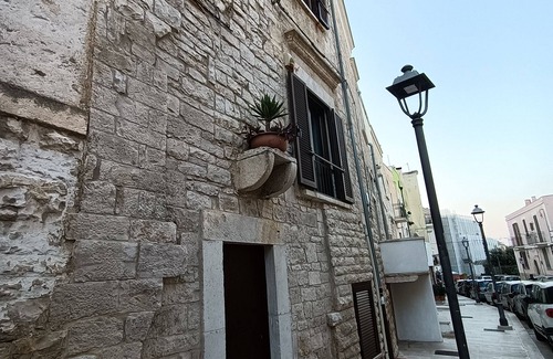 Bisceglie Casa | Mary's Niche