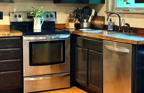 Meadow Bridge Casa | Mary’s Place- New River Gorge National Park and Preserve Rest, Relax, Rejuvenate