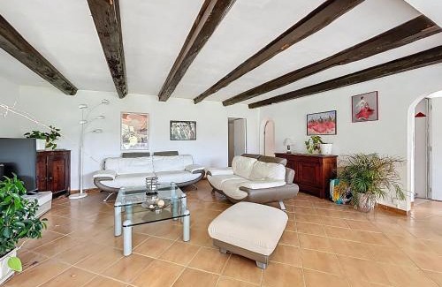 Saintes-Maries-de-la-Mer Casa | Mas authentique pour 8 personnes, piscine et jardin fleuri - FR-1-475-229