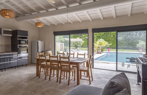 Noves Villa | Mas Carla - Luxury home located in the typical Provençal town of Noves (Bouches-du-Rhône).