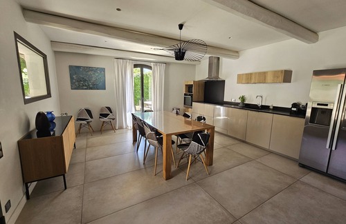 Eyragues Casa | Mas Climatisé à 10mn de Saint-rémy-de-provence, Piscine Chauffée, 10 Couchages
