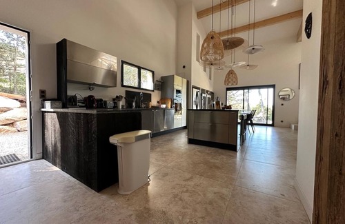 Ventabren Casa | Mas de l'Esquirou in the heart of Provence, just outside Aix-en-Provence