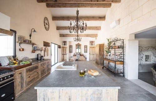 Arles Casa | Mas "LEGRAND", 18th century farmhouse, sleeps 15. 8 bedrooms, 8 bathrooms