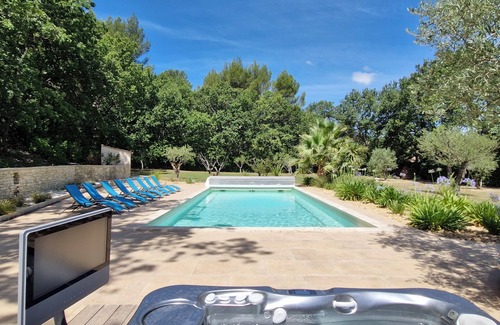 Pernes-les-Fontaines Villa | Mas Libertino