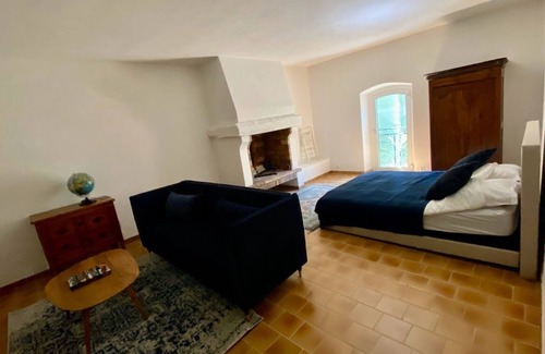 Cavaillon Otro | Mas Provençale Entouré de Pommiers, Piscine et Terrain de Tennis