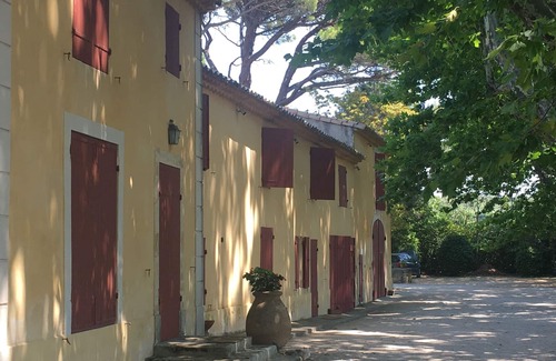 Velaux Casa | Mas provençal with tennis court, swimming pool and games room