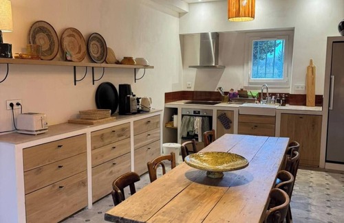 Fontvieille Otro | Mas Sainte Croix - Authentic renovated farmhouse in Provence with swimming pool