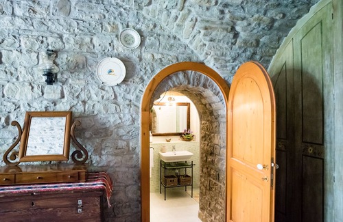 Agnone Cama Y Desayuno | Masseria Acquasalsa Agnone Masseria en pietra Appartamento Taverna