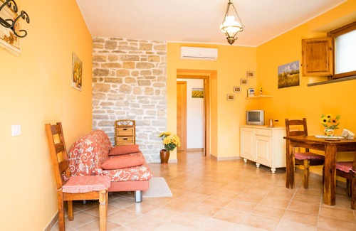 Agnone Cama Y Desayuno | Masseria Acquasalsa Agnone Masseria en pietra Apartment Girasole