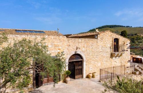 Buccheri Hotel | Masseria Fortificata Lo Zafferaneto