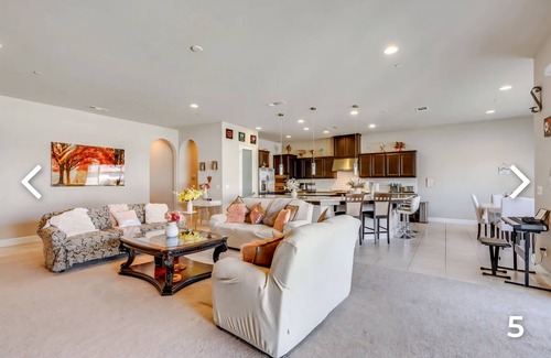 Greenacres Casa | Massive 4 bedroom retreat, perfect for families and groups