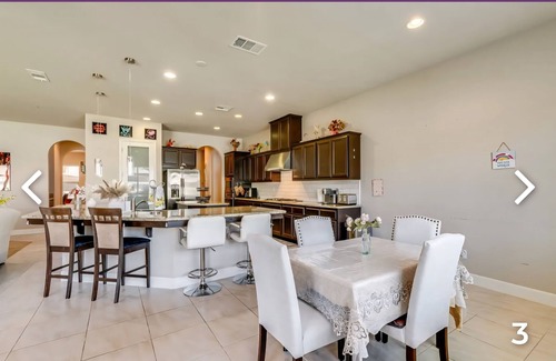 Greenacres Casa | Massive 4 bedroom retreat, perfect for families and groups