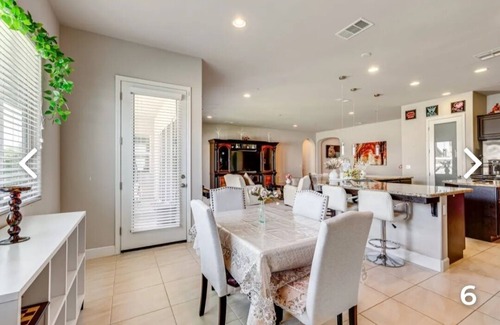 Greenacres Casa | Massive 4 bedroom retreat, perfect for families and groups