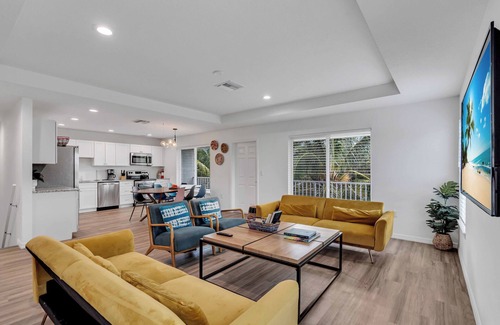 Whitney Beach Casa | Massive Bradenton Oasis, 2 Private Pools, Hot Tub, Gargae & Sleep16+