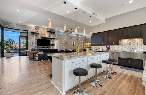 Indio Casa | Massive Luxury Estate - No checkout time on departure date
