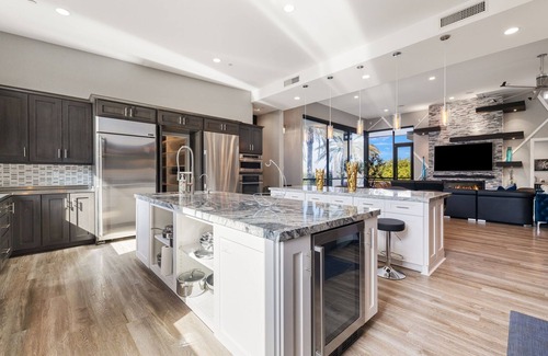 Indio Casa | Massive Luxury Estate - No checkout time on departure date
