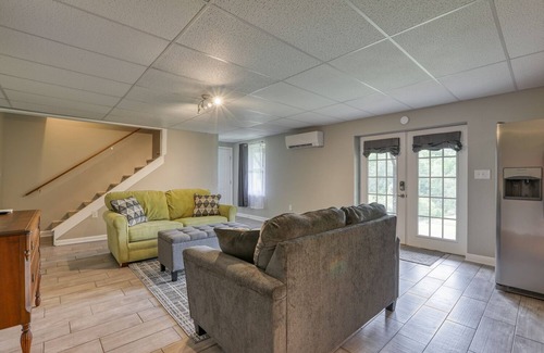 Alexander Cabina | Massive Real Cabin! 3500 SF, Up to 16 guests! Mountain Views, Firepit, HOT TUB!