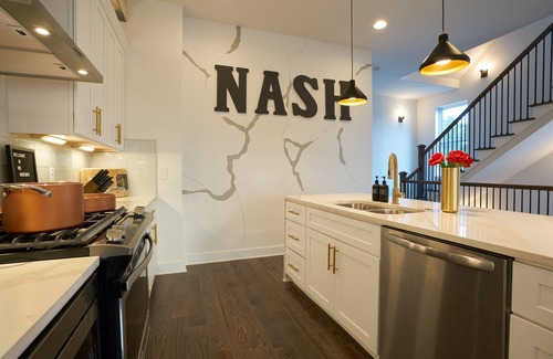 Hurwood Heights Casa | ★Massive Roofdeck★NEW Home-4Bd/3.5Ba- 3miles to downtown
