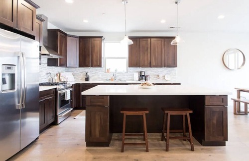 Visitacion Valley Casa | Massive Stylish Home in an Amazing Location in San Francisco!