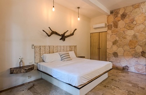 Downtown Hotel | Master Room on Quinta 10&12 A02