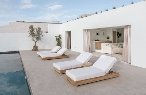 Oia Villa | Master Santorini Villa | 4 Bedrooms | Villa Paradiso Marino | Private Heated Pool & Jacuzzi | Sea and Sunset View | Oia