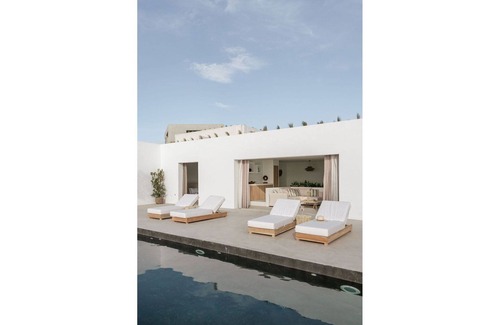 Oia Villa | Master Santorini Villa | 4 Bedrooms | Villa Paradiso Marino | Private Heated Pool & Jacuzzi | Sea and Sunset View | Oia