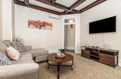 Dubuque Apartamento | Masterpiece on Main 1